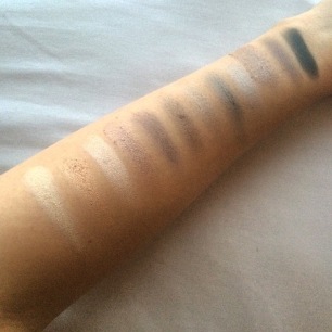 Urban Decay Naked2 Palette - swatch 1