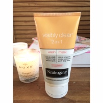 Neutrogena Visibly Clear 2-in-1 Wash and Mask