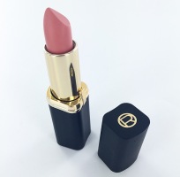 L'Oreal Color Riche Lipstick by Naomi Top